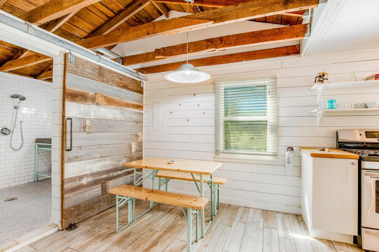 This Place Cottage B Folly Beach Eksteriør billede