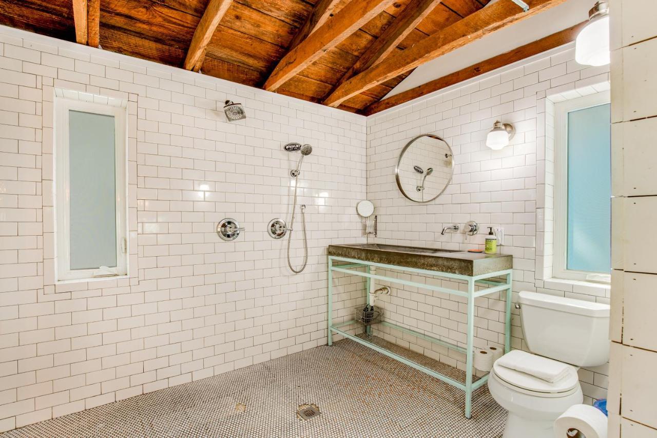 This Place Cottage B Folly Beach Eksteriør billede